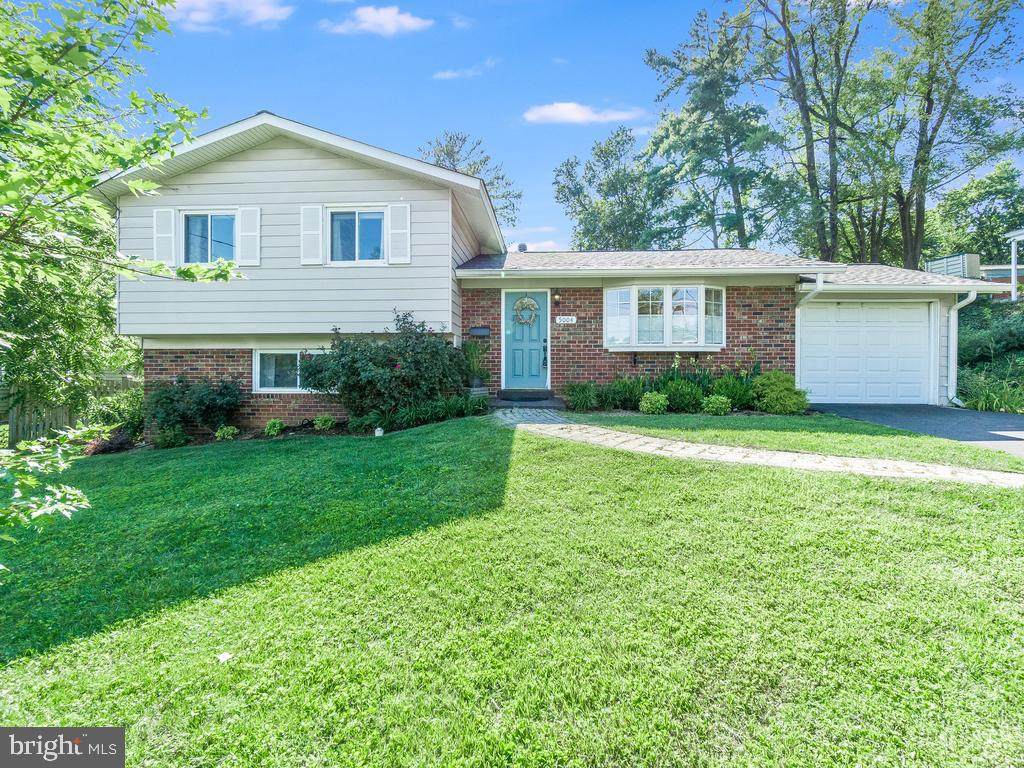 5004 Roslyn Road - Photo 1
