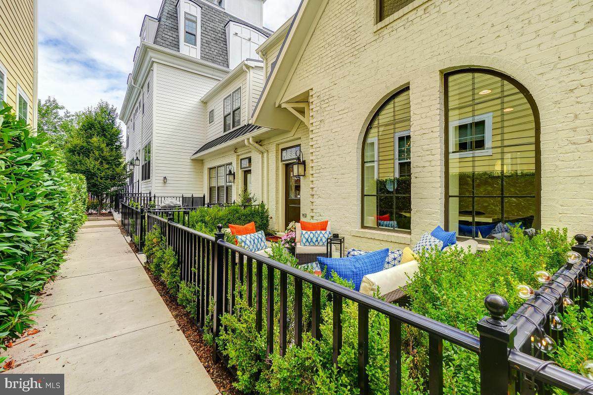 777 Morton Street - Photo 1