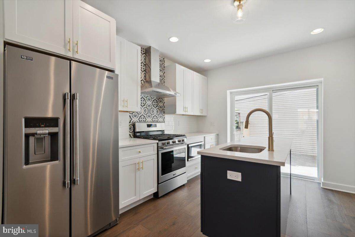 1038 Wolf Street - Photo 1