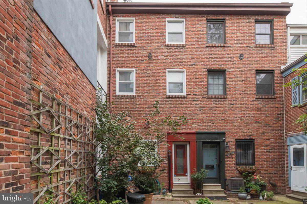 1026 Pine Street - Photo 1