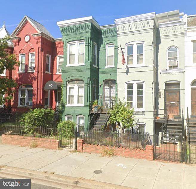 43 New York Avenue - Photo 1