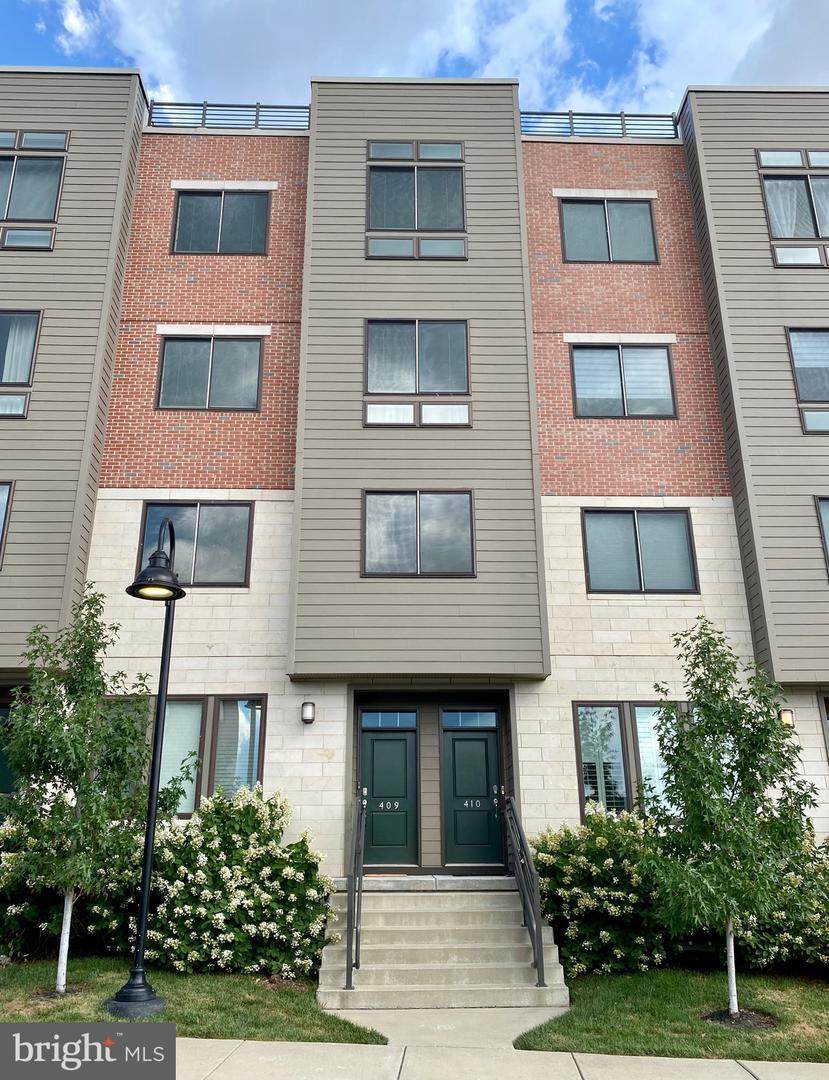 409 Lakeview Court - Photo 1