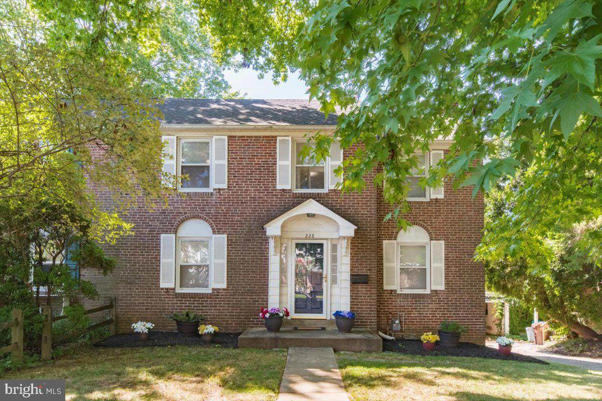 228 Glentay Avenue - Photo 1