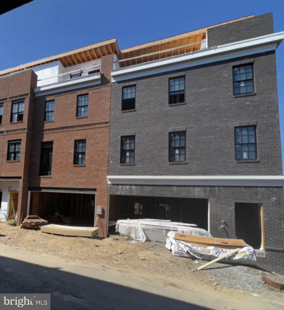 520 Mia Street - Photo 1