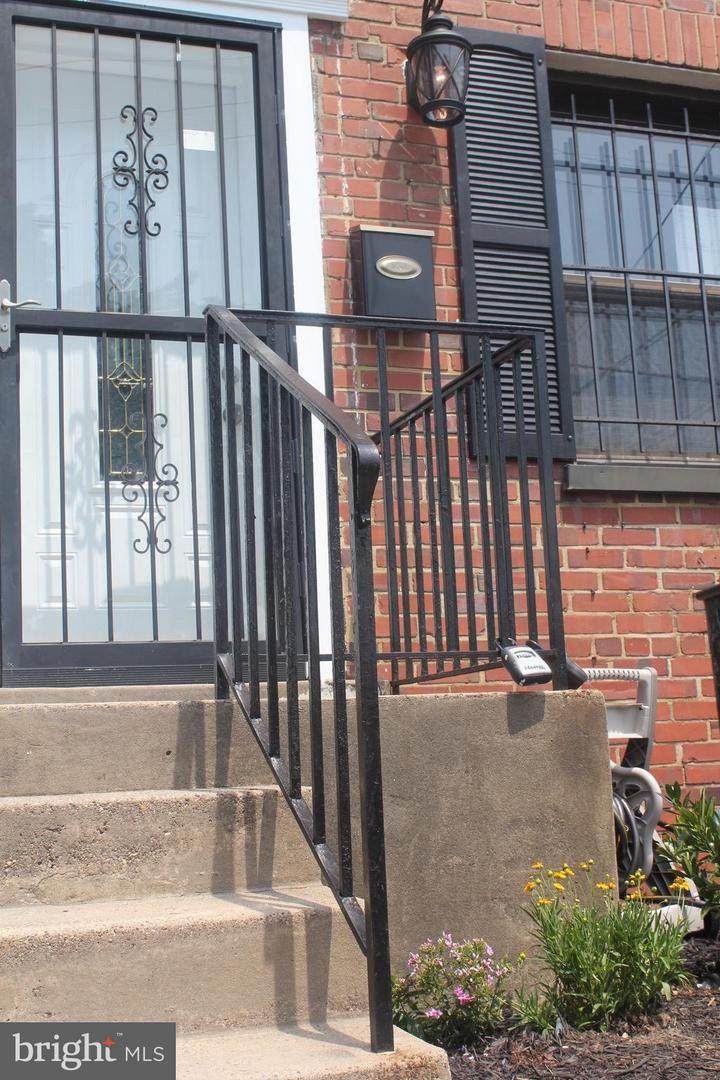 4924 Jay Street - Photo 1