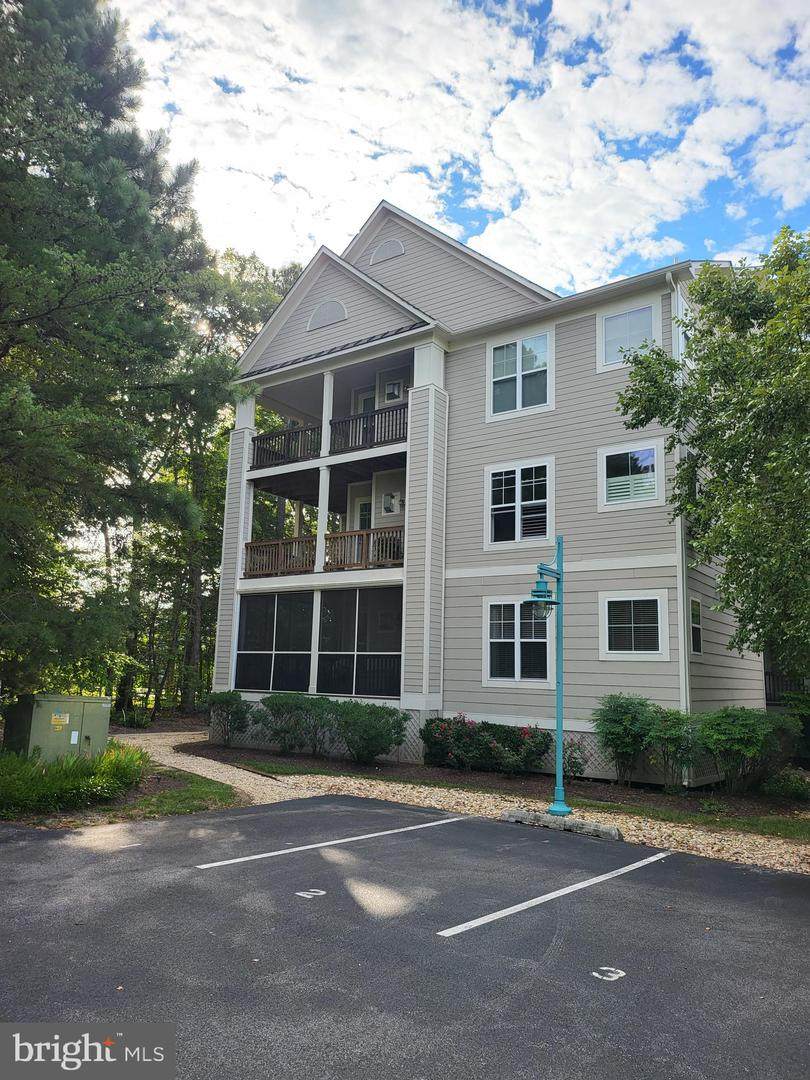 1036 Leeward Way - Photo 1
