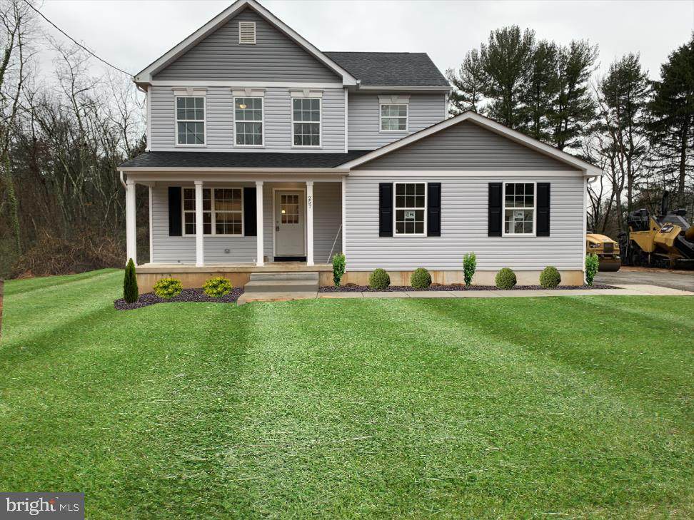 257 Kenyon Avenue - Photo 1