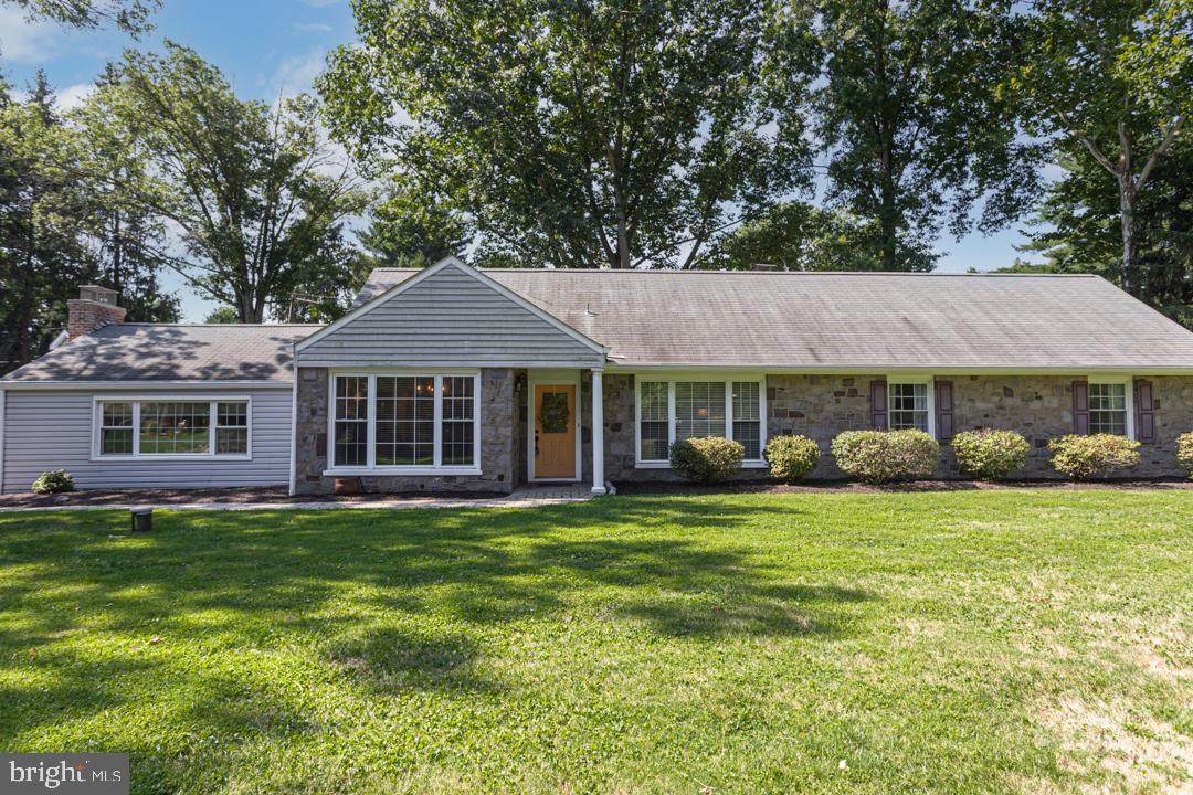 33 Jonathan Way - Photo 1