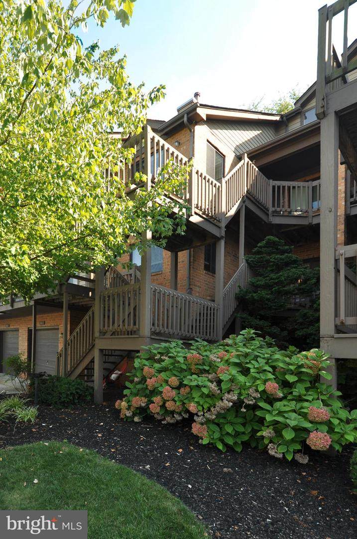 1203 Augusta Circle - Photo 1