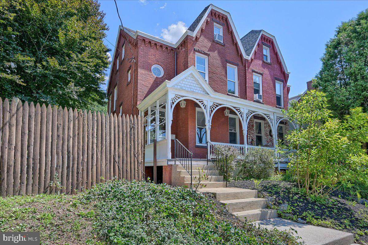 819 Highland Avenue - Photo 1