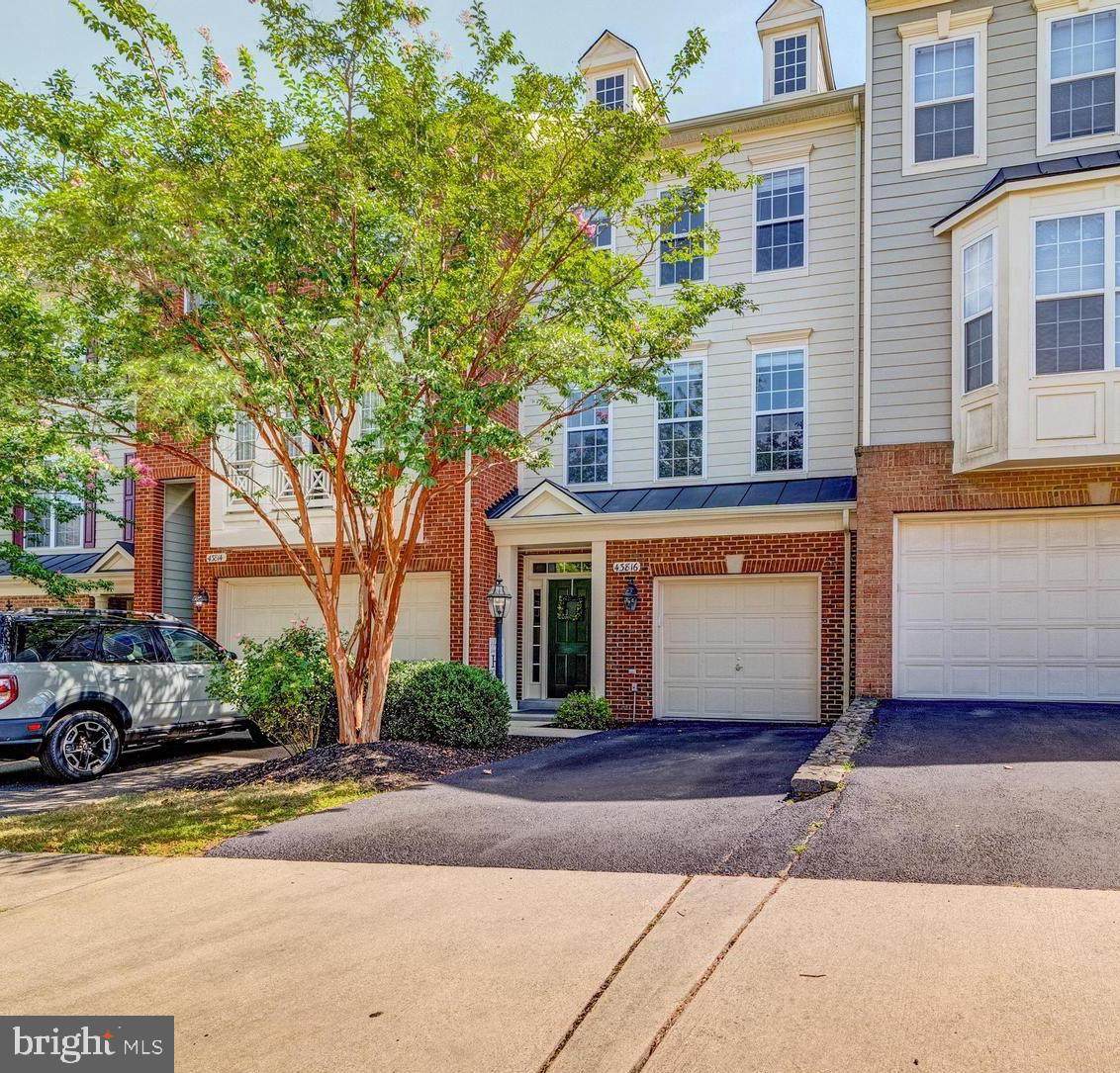 43816 Lees Mill Square - Photo 1