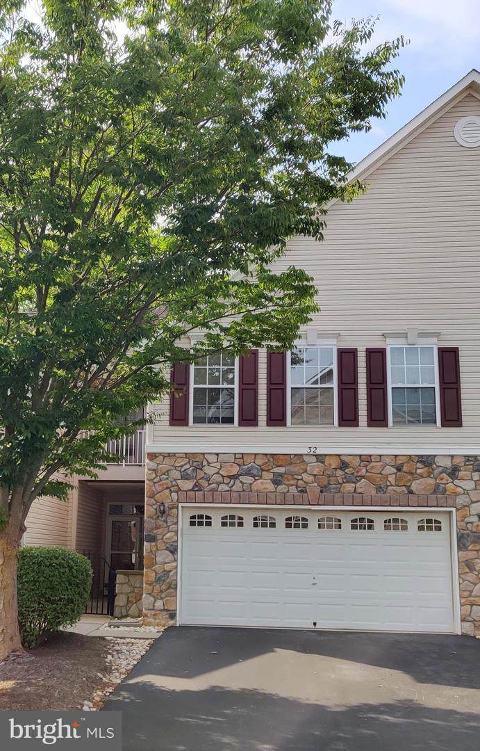 32 Sutton Court - Photo 1