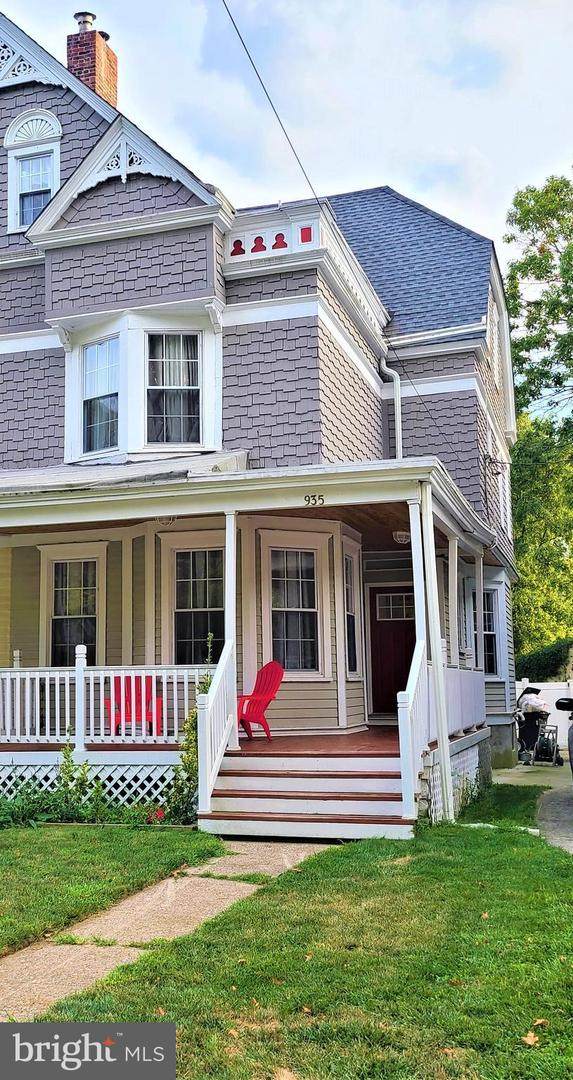 935 Edgewood Avenue - Photo 1