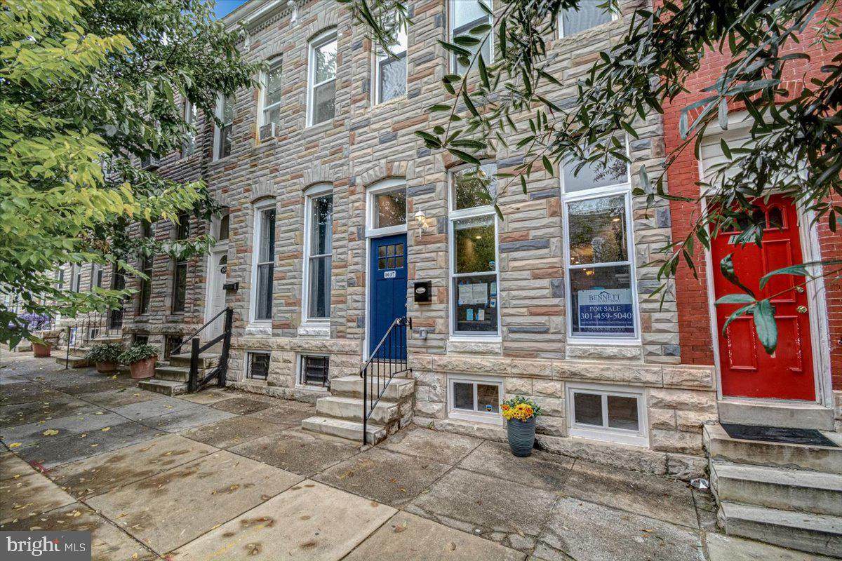1617 Bond Street - Photo 1
