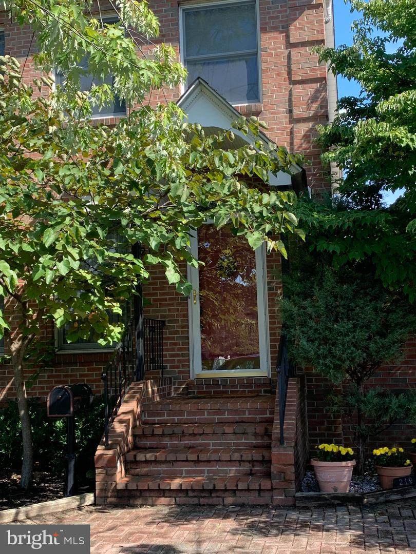 219 Coolidge Place - Photo 1