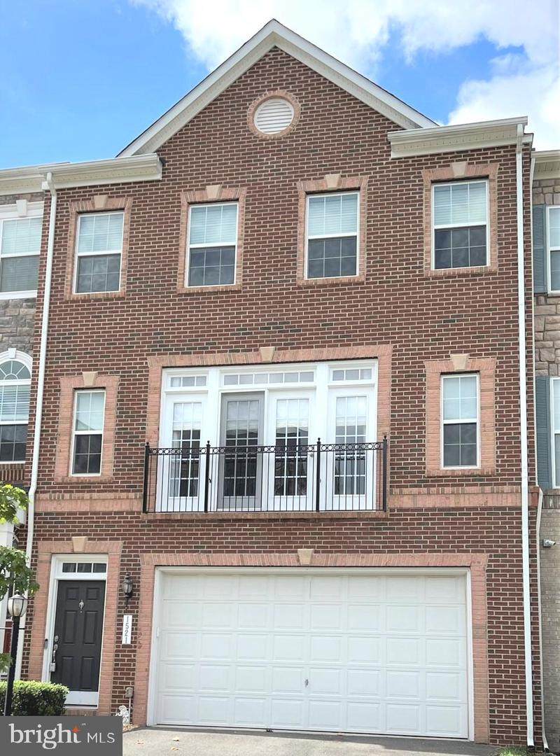 1521 Kinnaird Terrace - Photo 1