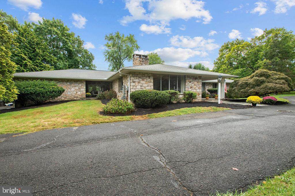 700 Pebble Hill Road - Photo 1