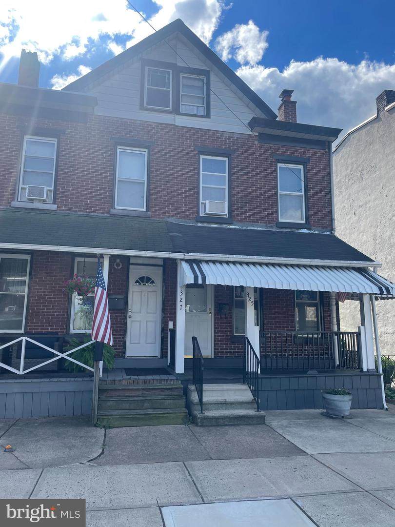 325 Walnut Avenue - Photo 1