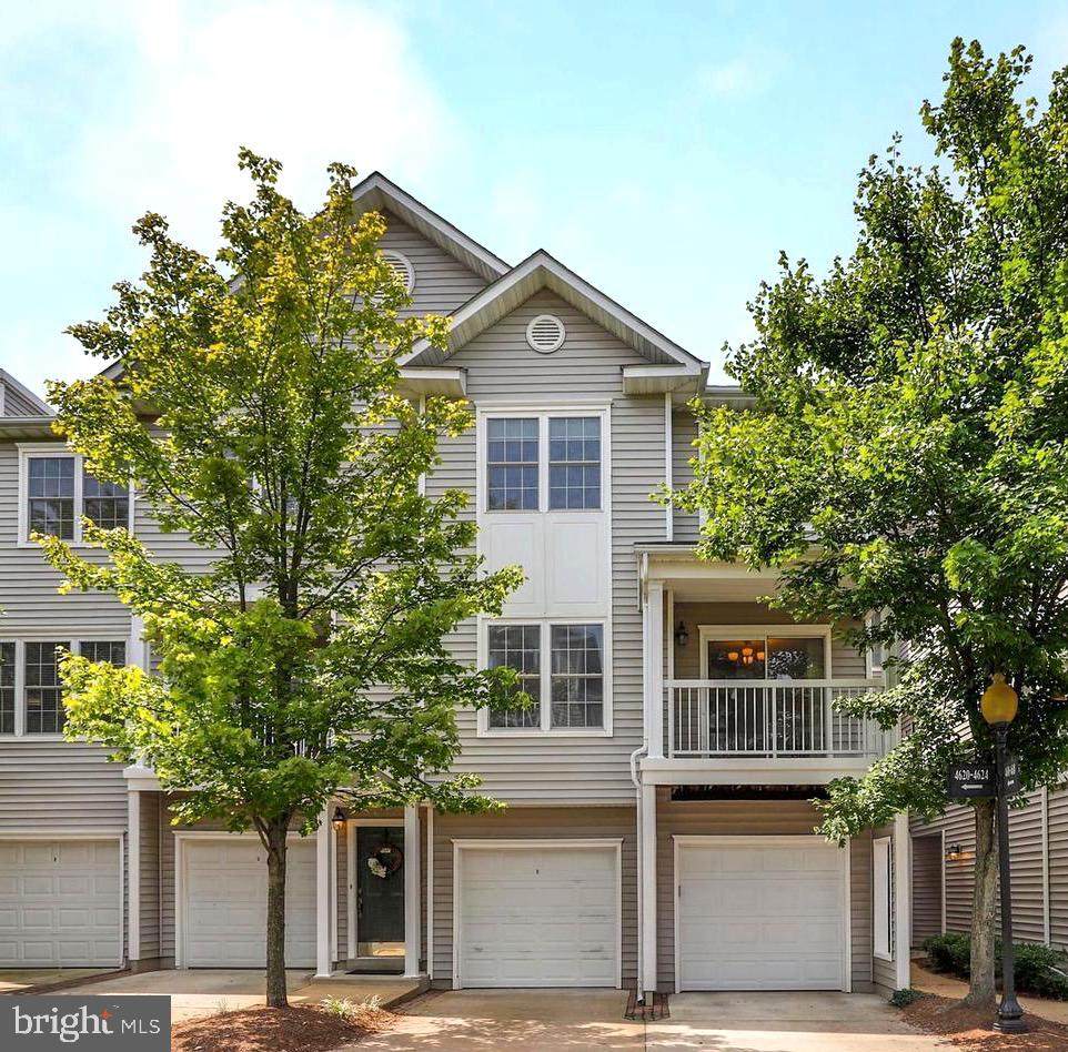 4618 Superior Square - Photo 1