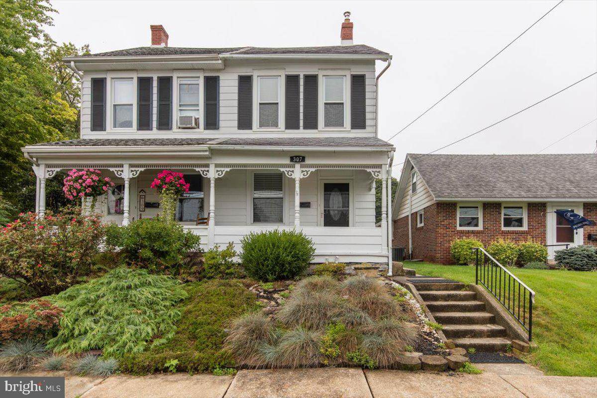 307 Whiteoak Street - Photo 1