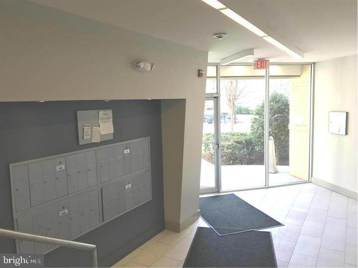 212-212 Oakwood Street - Photo 1