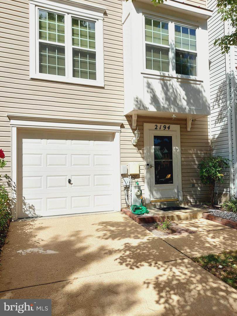 2194 Commissary Circle - Photo 1