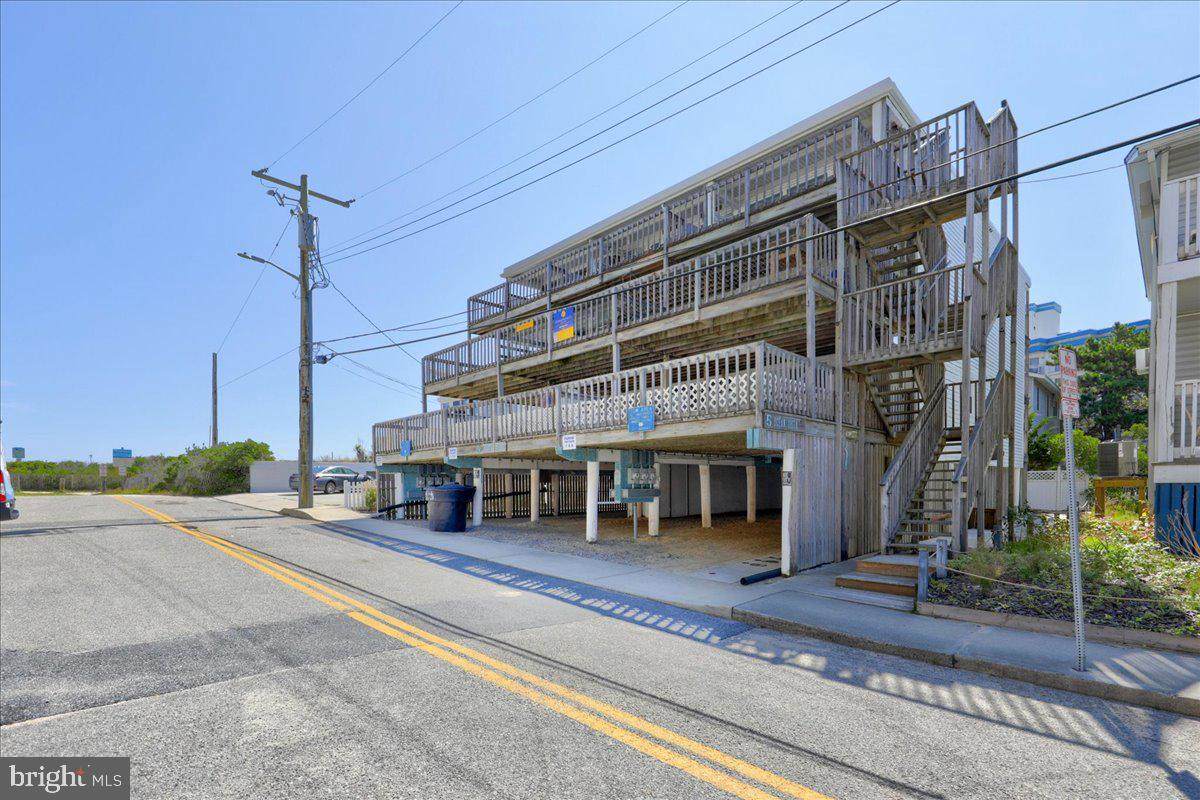 5 93RD Street - Photo 1