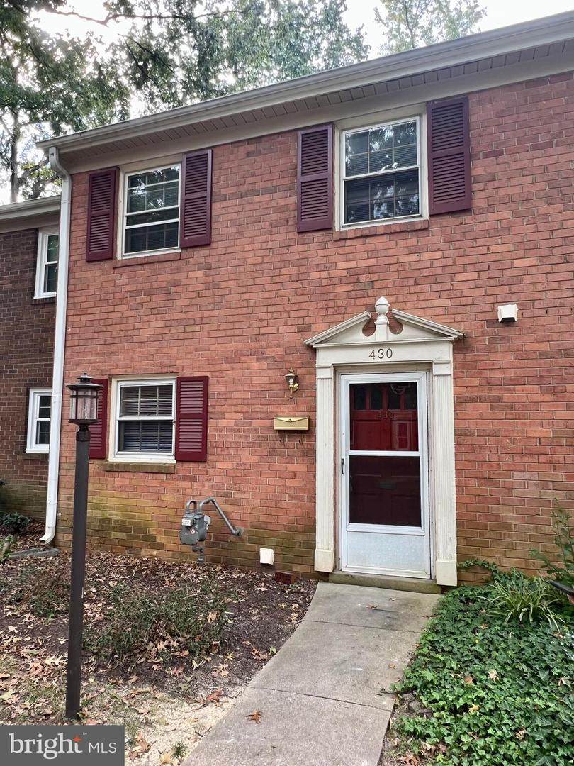 430 Greenbrier Court - Photo 1