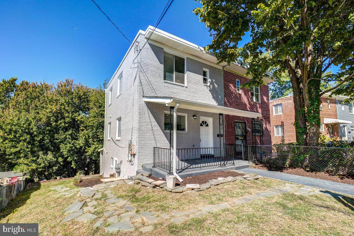 533 Hilltop Terrace - Photo 1