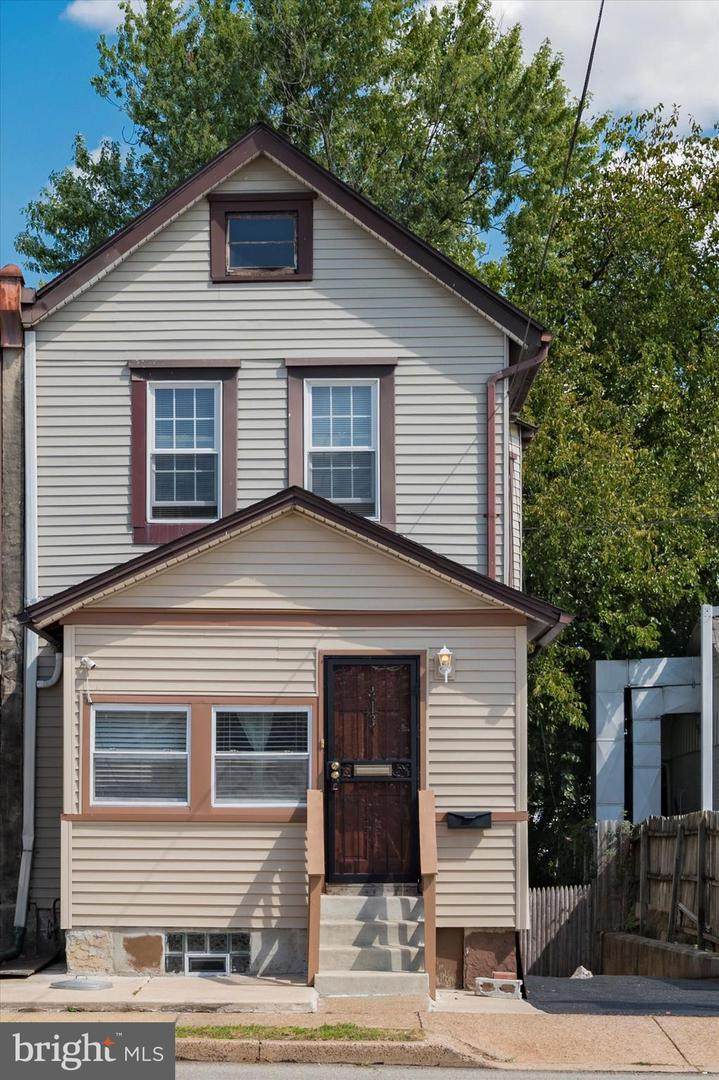 413 Lincoln Avenue - Photo 1