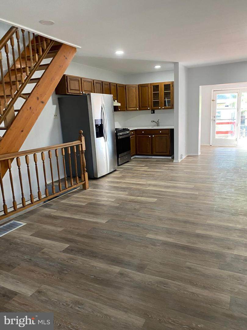 2552 67TH Street - Photo 1