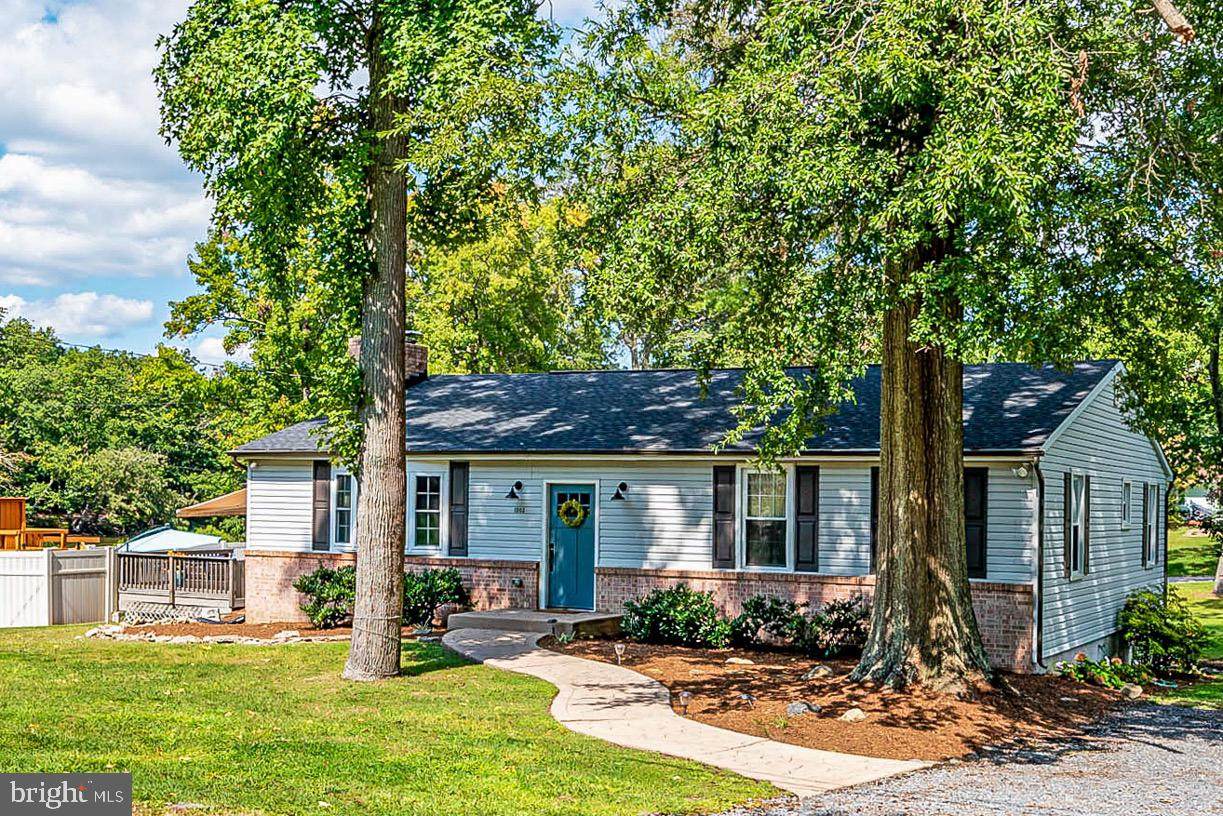 1502 Wakefield Road - Photo 1