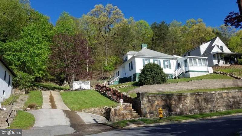 901 Edgewood Drive - Photo 1