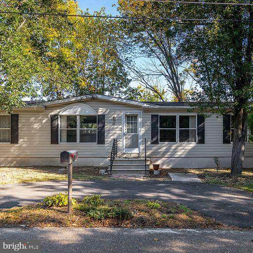 85 Hickory Avenue - Photo 1