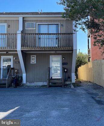 615 Bayshore Court - Photo 1