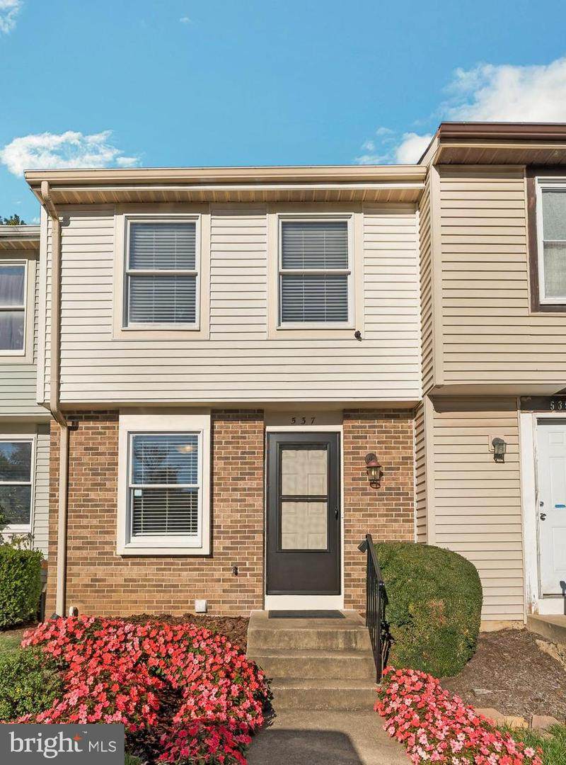537 Brethour Court - Photo 1