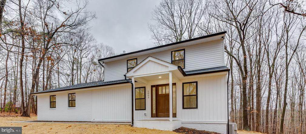 5803 Leslie Lane - Photo 1