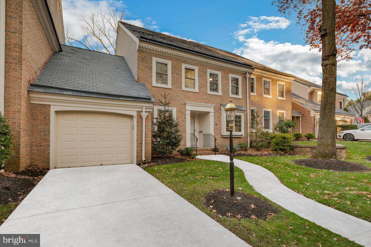63 Foxwood Drive - Photo 1