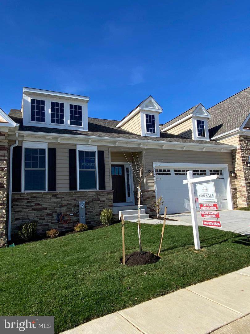 2766 Castlefield Drive - Photo 1