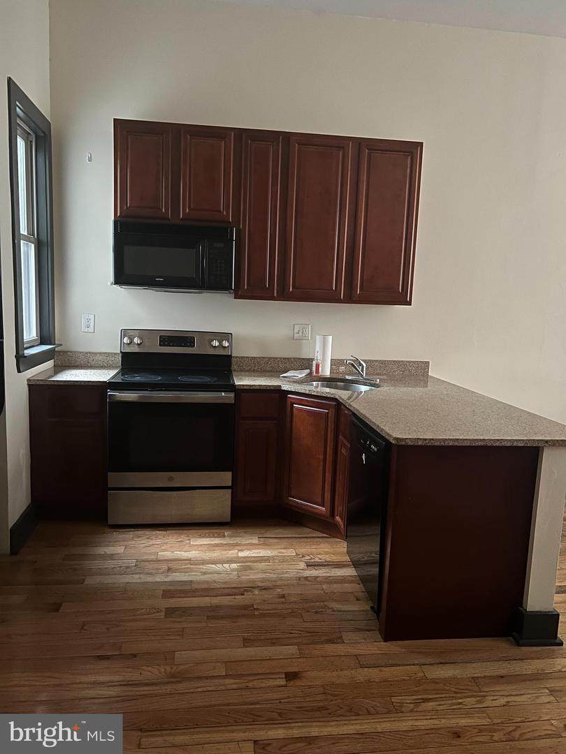 1905 Diamond Street - Photo 1