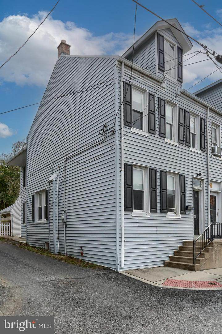 641 Plane Street - Photo 1