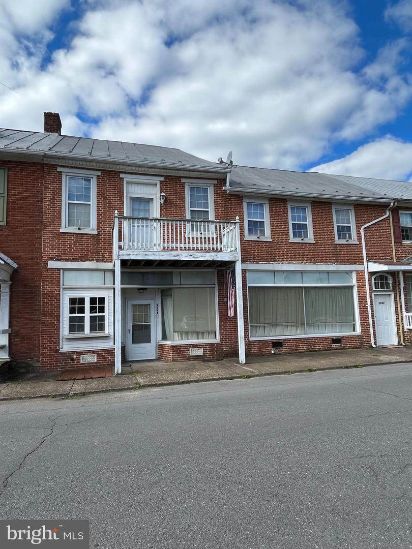 304 Front - Photo 1