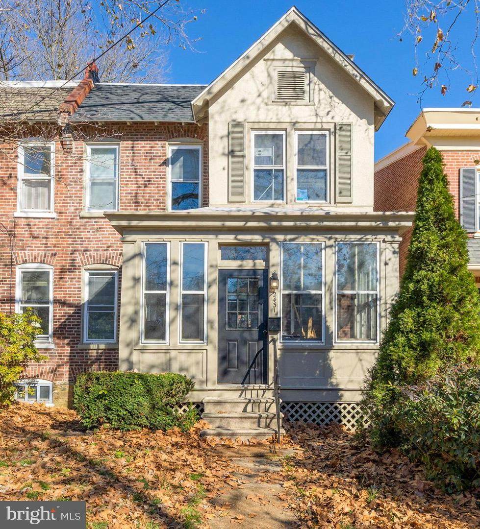 2431 18TH Street - Photo 1