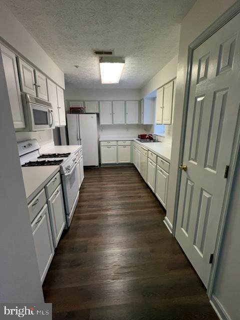 6083 64TH Avenue - Photo 1