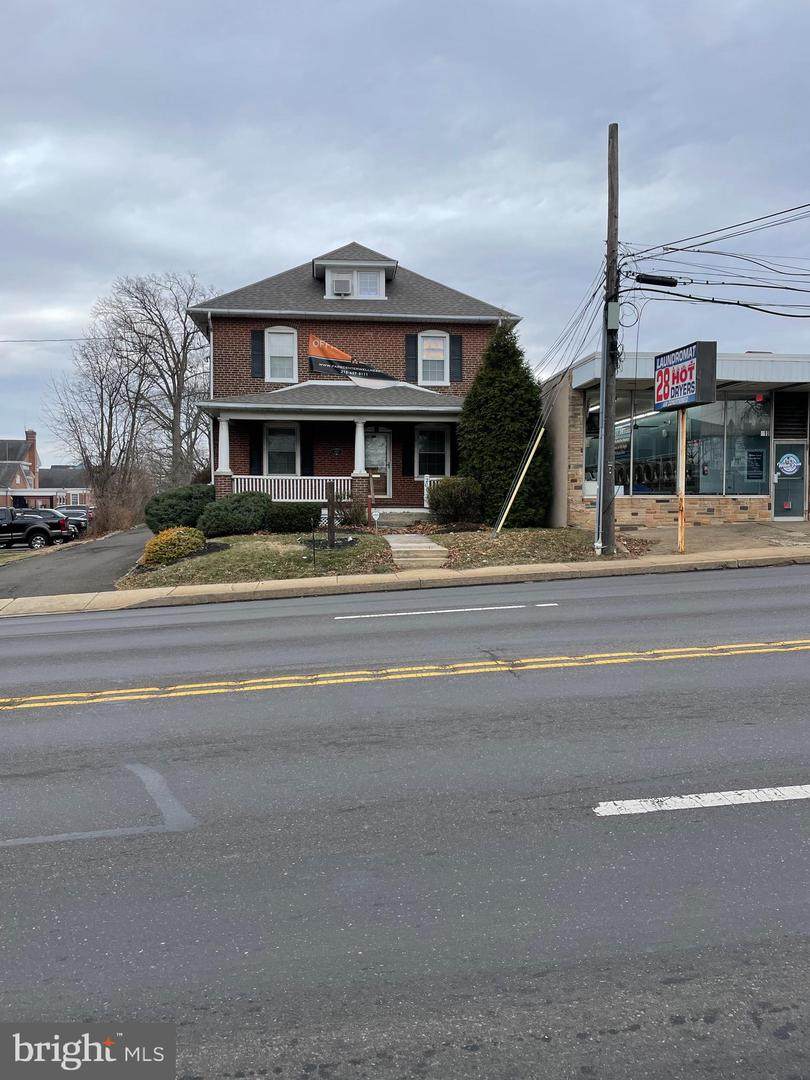 208 Easton Road - Photo 1