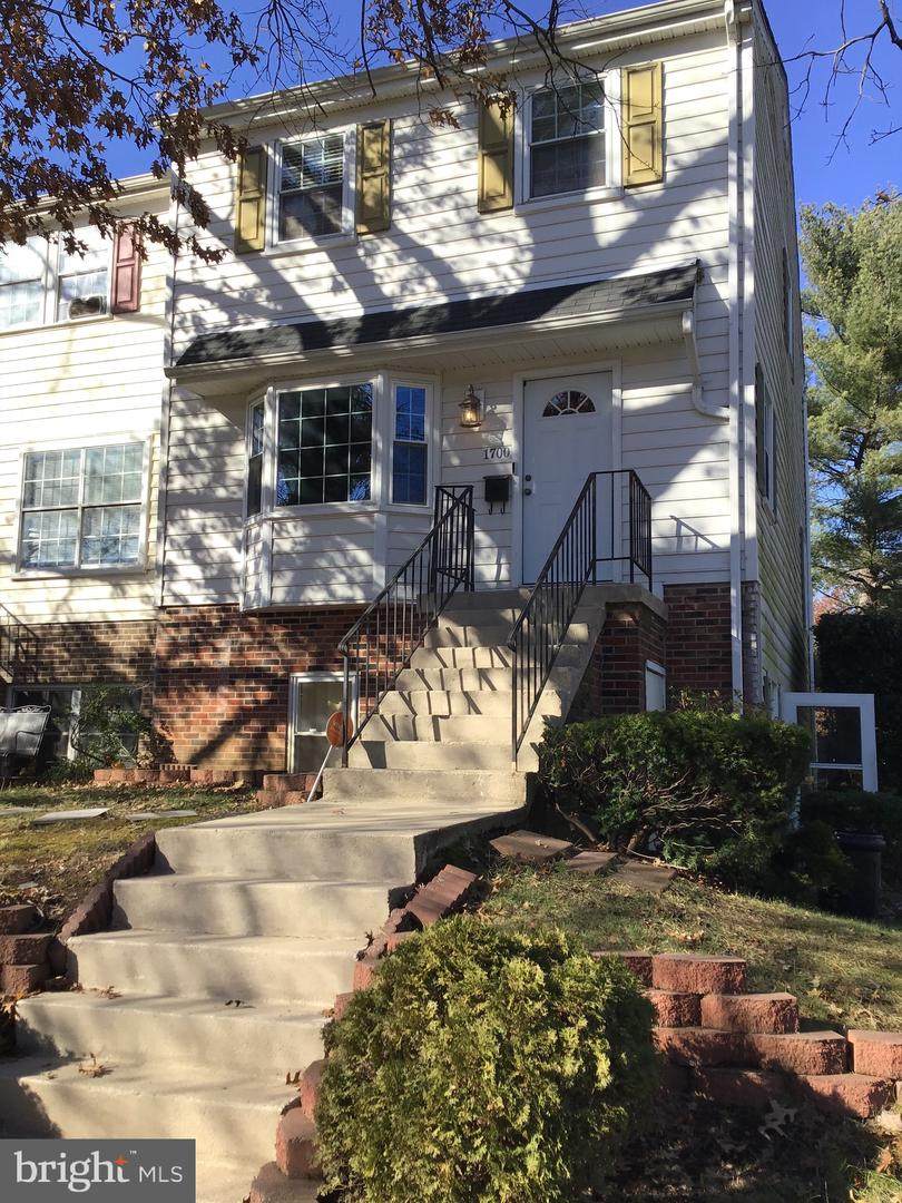 1700 W Bancroft Lane - Photo 1