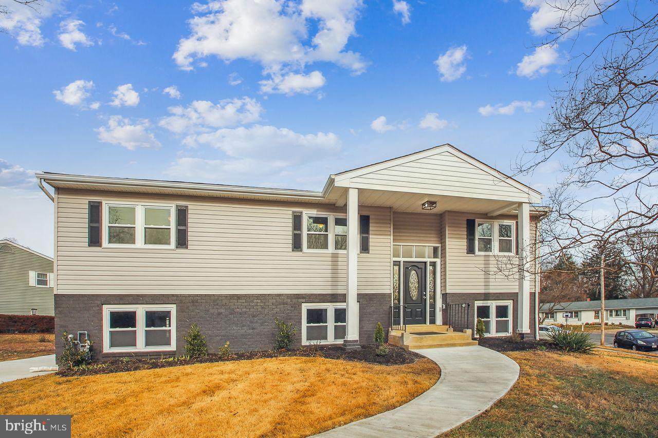 223 Kennedy Drive - Photo 1