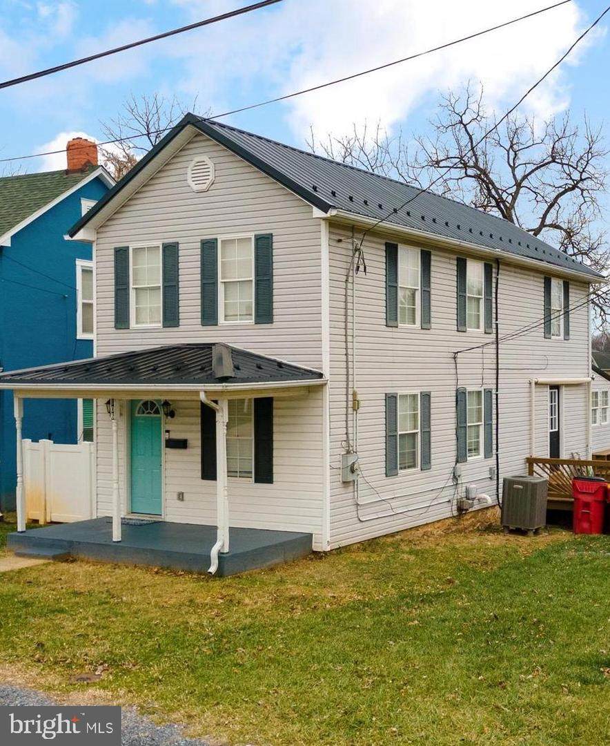 106 5TH Avenue - Photo 1