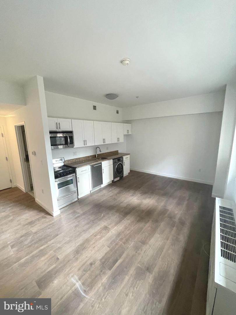 219-29 18TH Street - Photo 1