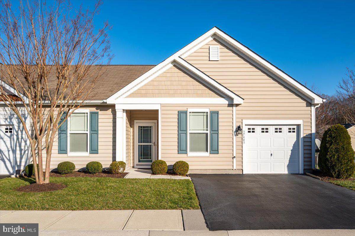 37443 Kingfisher Drive - Photo 1